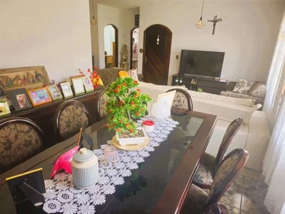 Imagem Sobrado com 3 dormitórios à venda, 415 m² por R$ 1.100.000,00 - Vila Acoreana - Poá/SP
