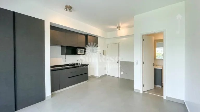 Imagem Apartamento semi-mobiliado para alugar Alphaville - Tamboré com 1 suíte e 1 vaga - 50m² | R$4.684,00 pacote - Santana de Parnaíba/SP