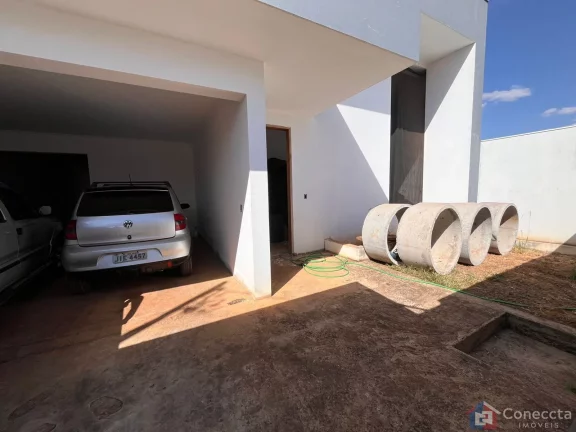 Imagem Casa à Venda no Ipanema II – 3 Quartos (1 Suíte) | 239m² de Conforto em Patos de Minas-MG