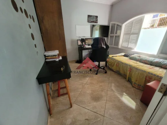 Imagem Casa com 3 dormitórios à venda por R$ 390.000,00 - Trindade - São Gonçalo/RJ