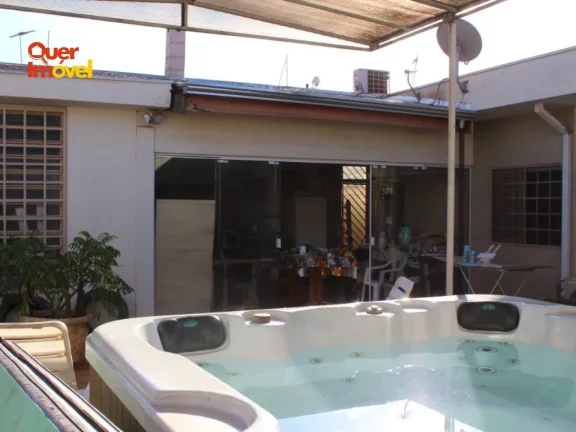 Imagem Imperdível oportunidade! Casa à venda em Ribeirão Preto-SP, bairro Parque Residencial Lagoinha. 3 quartos, 1 suíte, 2 salas, 3 banheiros, 2 vagas de garagem, 420 m².