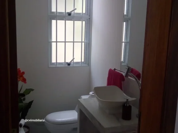 Imagem Casa moderna. 1o piso em conceito aberto, ampla sala, cozinha americana com ilha, lavabo, despensa, ...