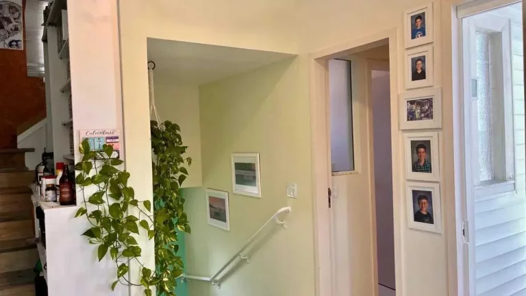 Imagem Casa com 3 dormitórios sendo 2 suítes e 1 vaga, a 150m do mar em Bombinhas/SC