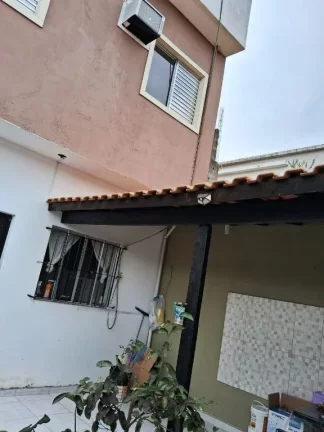 Imagem Sobrado com 2 dormitórios à venda, 145 m² por R$ 350.000,00 - Jardim Ipanema - Ferraz de Vasconcelos/SP