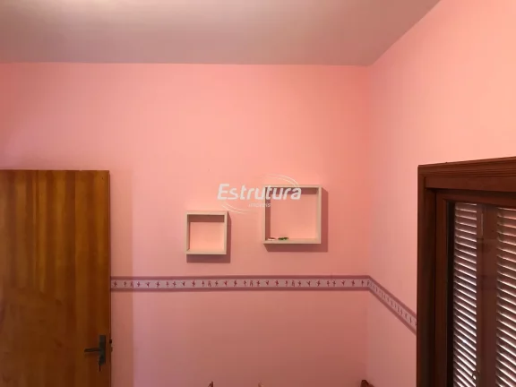 Imagem Casa semimobiliada com pátio amplo no bairro São José