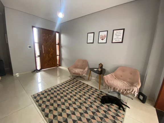Imagem Charmosa Casa à Venda no Bairro Village, Tatuí, SP!