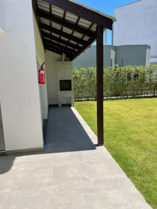 Imagem Casa com 3 dormitórios à venda em condomínio fechado em Balneário Camboriú/SC