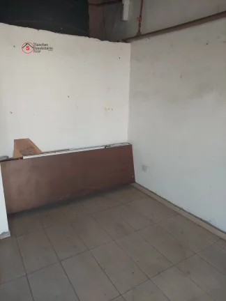 Imagem LINDO SOBRADO COM 5 DORMITÓRIOS, SENDO 4 SUÍTES, QUINTAL COM CHURRASQUEIRA, 2 VARANDAS. RUA TRANQUILA E ARBORIZADA. PRÓXIMO A AVENIDA DO ESTADO