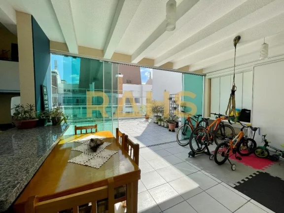 Imagem Cobertura Semi-mobiliada à venda com 1 suíte e 2 quartos, 2 vagas individuais de garagem no melhor...