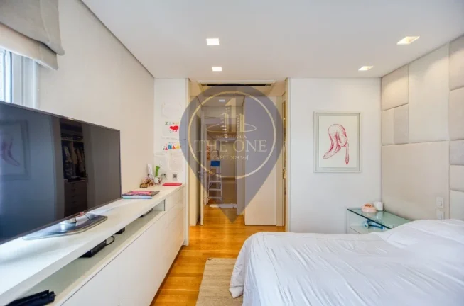 Imagem Apartamento de Luxo em Pinheiros: 3 Quartos, 3 Suítes, 3 Salas, 5 Banheiros, 4 Vagas de Garagem - 352m² - São Paulo-SP