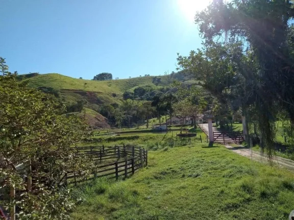 Imagem VENDO FAZENDA EM CASiMIRO DE ABREU, COM NASCENTE,CACHOEIRA,LAGO PARA PEIXE