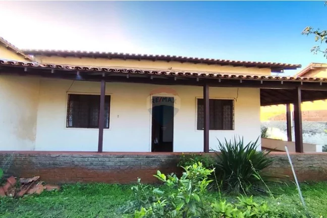 Imagem Casa com três quartos, Perto da Praia e da Praça da 70, Itaipuaçu Terreno completo