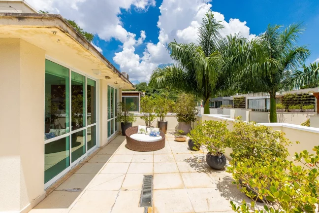 Imagem ALTO DA BOA VISTA CASA EM CONDOMÍNIO 354,00 M ÚTEIS 4 SUÍTES A MASTER TEM CLOSET VARANDA 3 SALAS AMPLAS 6 BANHEIROS 3 VAGAS TERRENO 409,00 M