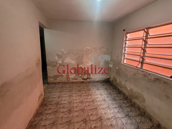 Imagem Oportunidade de casa para reforma com 4 dormitórios na vila São Jorge em Santos por $215.000,00