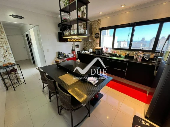 Imagem Excelente cobertura totalmente reformada à venda no bairro do Embaré - Santos, 350 m² de área útil.