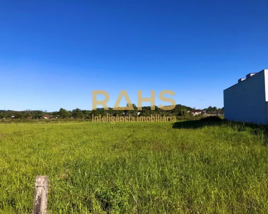 Imagem Excelente terreno urbano, em rua principal e asfaltada, faixa viária, localizado no bairro Rio Boni...