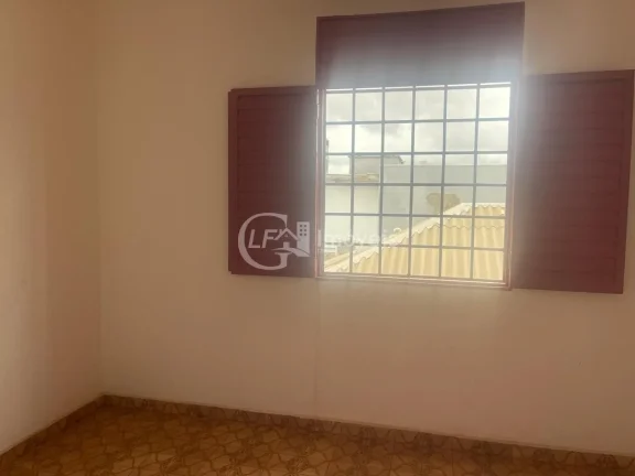 Imagem Casa espaçosa e luxuosa no Centro de Campo Grande-MS: 6 quartos, 4 salas, 2 banheiros, 12 vagas de garagem!