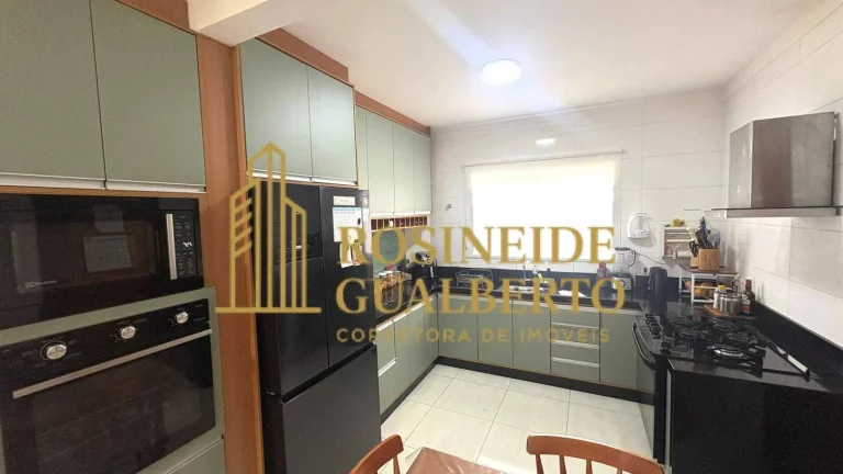 Imagem CASA ASSOBRADADA À VENDA 3 SUÍTES 50 METROS ATÉ A PRAIA DAS PALMEIRAS