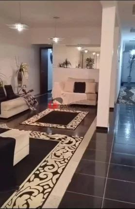 Imagem Sobrado completo à venda na Zona Sul de São Paulo, com localização privilegiada e estrutura impecável!