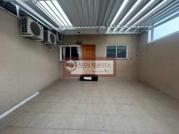 Imagem Sobrado à Venda no Jardim Santa Cruz, SP, 2 Suítes, 70m²