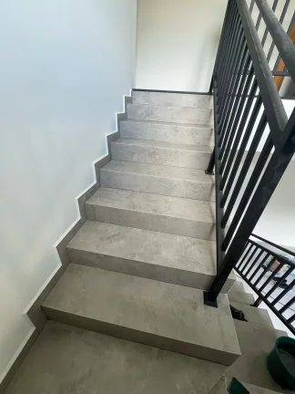 Imagem Sobrado à venda com 3 quartos, sendo 3 suítes, em Jardim Maristela, Atibaia - SP