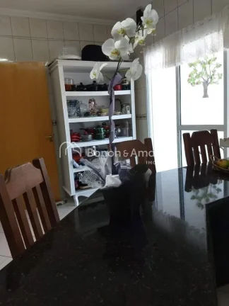 Imagem Apresentamos esta belíssima casa assobradada em um dos condomínios mais desejados de Valinhos, com...