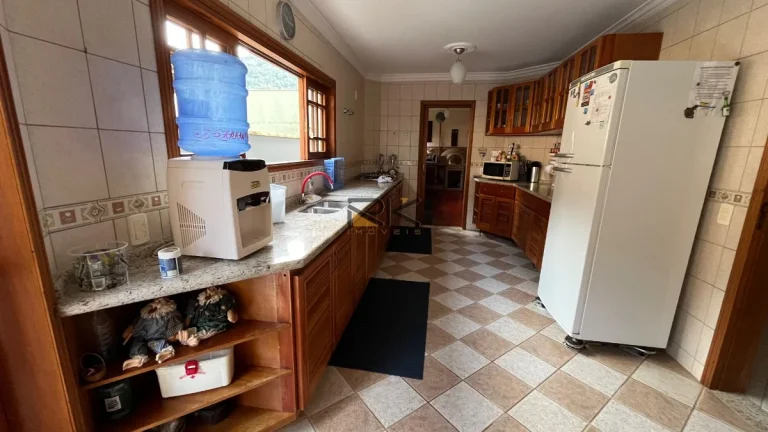Imagem CASA EM CONDOMÍNIO COM 6 SUÍTES,SALA DE ESTAR E JANTAR,SALA DE TV,30 METROS DA ORLA,3 VAGAS DE GARAGEM