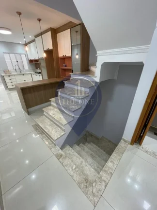 Imagem Imperdível! Casa à venda em São Paulo-SP, Jardim Maria Estela: 3 quartos, 3 suítes, 2 salas, 6 banheiros, 3 vagas. Conheça sua nova casa dos sonhos!