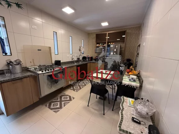 Imagem Sobrado com 3 dormitórios, piscina, 2 vagas de garagem no bairro do Embaré em Santos por R$ 1.270.000,00