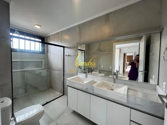 Imagem Sobrado no Centro de Xangri-la com 05 dormitórios com piscina