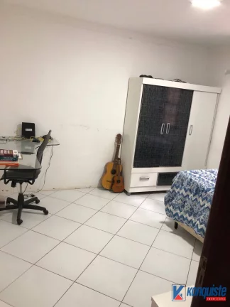 Imagem VENDO CASA DE 7/4 SENDO TRÊS COM SUÍTE NA CIDADE NOVA