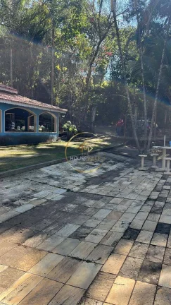 Imagem Chácara em Jacareí, 3 Casas (Sendo 10 Dormitórios), 108.900m².