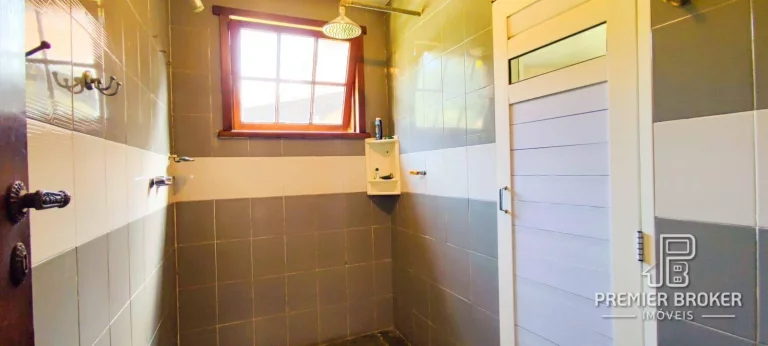 Imagem Casa com 5 dormitórios à venda, 620 m² por R$ 1.650.000 - Próximo a Albuquerque - Teresópolis/RJ