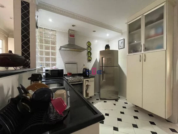 Imagem Apartamento Icônico com 2 suítes à venda, 168 m² por R$ 742.000 - Gonzaga - Santos/SP