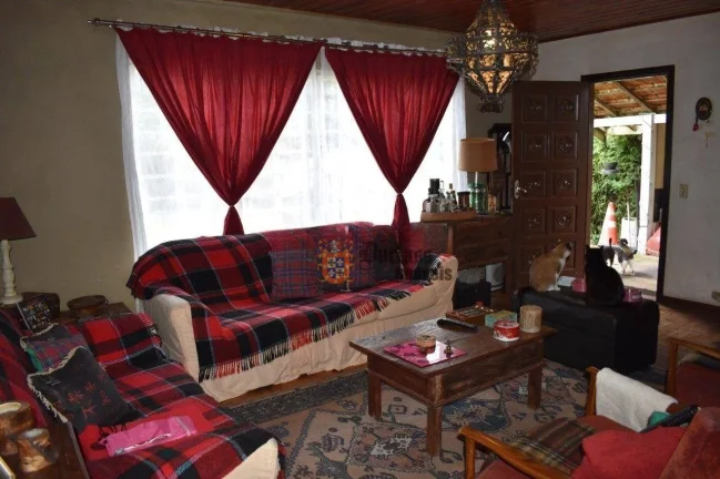 Imagem Casa com 4 dormitórios à venda, 222 m² por R$ 960.000 - Vila Abernéssia - Campos do Jordão/SP