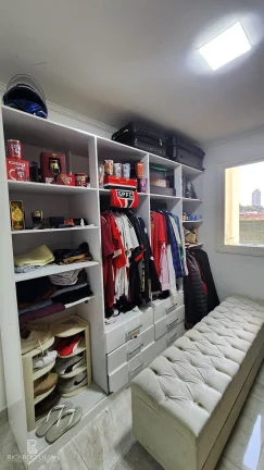 Imagem Apartamento com 3 dormitorios, uma vaga e sacada.