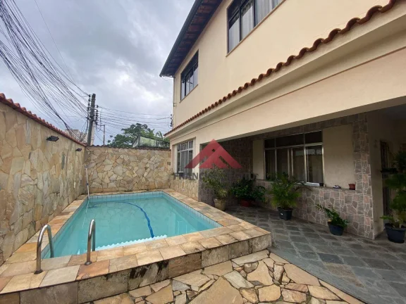 Imagem Casa com 5 dormitórios à venda por R$ 550.000,00 - Patronato - São Gonçalo/RJ