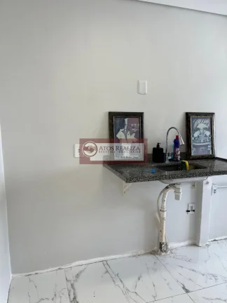 Imagem Alugo Grande oportunidade na vila Andrade, região do Morumbi, Apartamento de 58m², com 2 suítes, lavabo, Sacada, Sala, cozinha com armários, 2 Vargas fixas e cobertas, fazer completo, com mercadinho no condomínio que incluí água e gás, valor R$ 2.100 + co