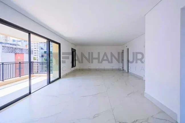 Imagem Luxuoso apartamento de 3 suítes no coração do Jardim Paulista, São Paulo - 226m², 3 salas, 5 banheiros e 4 vagas de garagem.