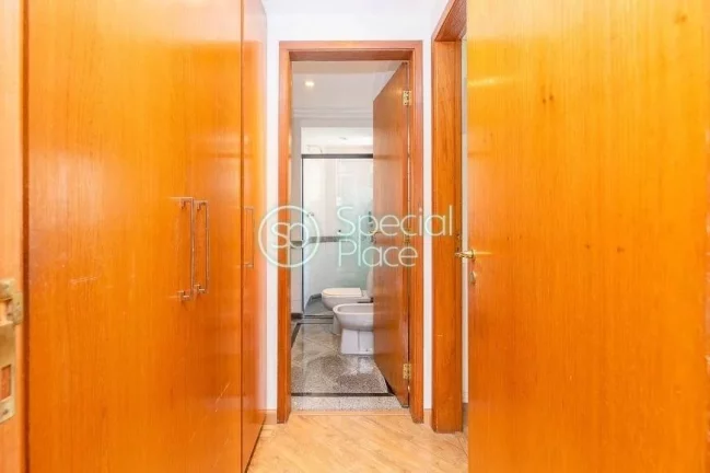 Imagem Prédio cobiçado em Moema Pássaros 220 metros 4 dormitórios 3 suítes copa e cozinha quarto e ban...