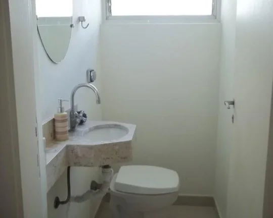 Imagem Apartamento à venda no Guarujá na Praia das Pitangueiras.