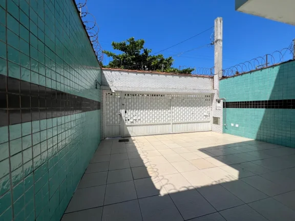 Imagem Casa para Venda em Praia Grande, Caiçara, 3 dormitórios, 1 suíte, 1 banheiro, 2 vagas