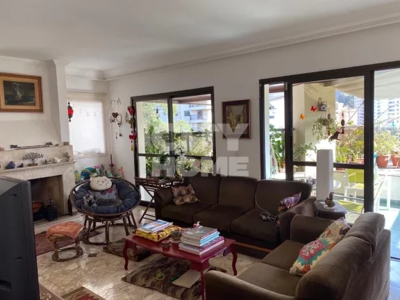 Imagem Lindo apartamento com piscina, andar alto, hall privativo, segurança e privacidade com portaria 24h...