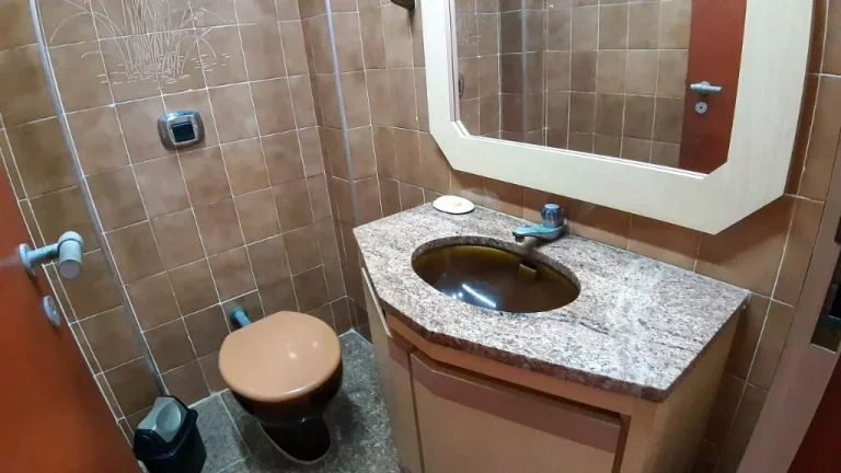 Imagem APARTAMENTO MOBILIADO, COM 190,00 M² DE ÁREA ÚTIL, 3 SUÍTES SENDO 1 MASTER E VAGA DE GARAGEM