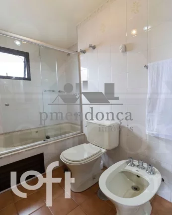 Imagem Apartamento no Alto da Lapa com 04 quartos sendo 2 suítes e 3 vagas, 123m²