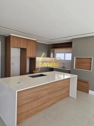 Imagem Sobrado novo, com 04 suítes uma sendo térrea e piscina