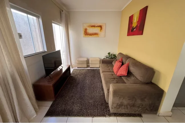 Imagem Chácara à venda em Atibaia - 700m² de terreno e 153m² de área construída