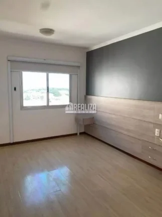 Imagem Apartamento Duplex de Cobertura no Condomínio Residencial Shopping - 3 quartos sendo 2 suítes e Móveis Planejados no Bairro Santa Maria, em Uberaba