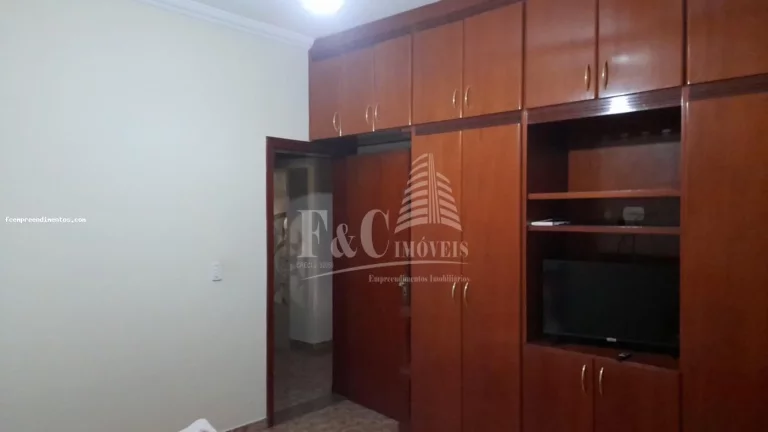 Imagem Chácara para Venda em Limeira, Rodovia Anhanguera, 3 dormitórios, 2 suítes, 1 banheiro, 5 vagas