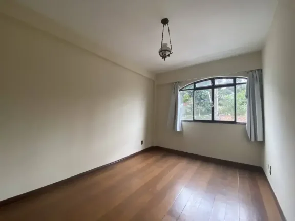 Imagem Amplo Apartamento com 4 quartos, próximo à Faculdade de Medicina